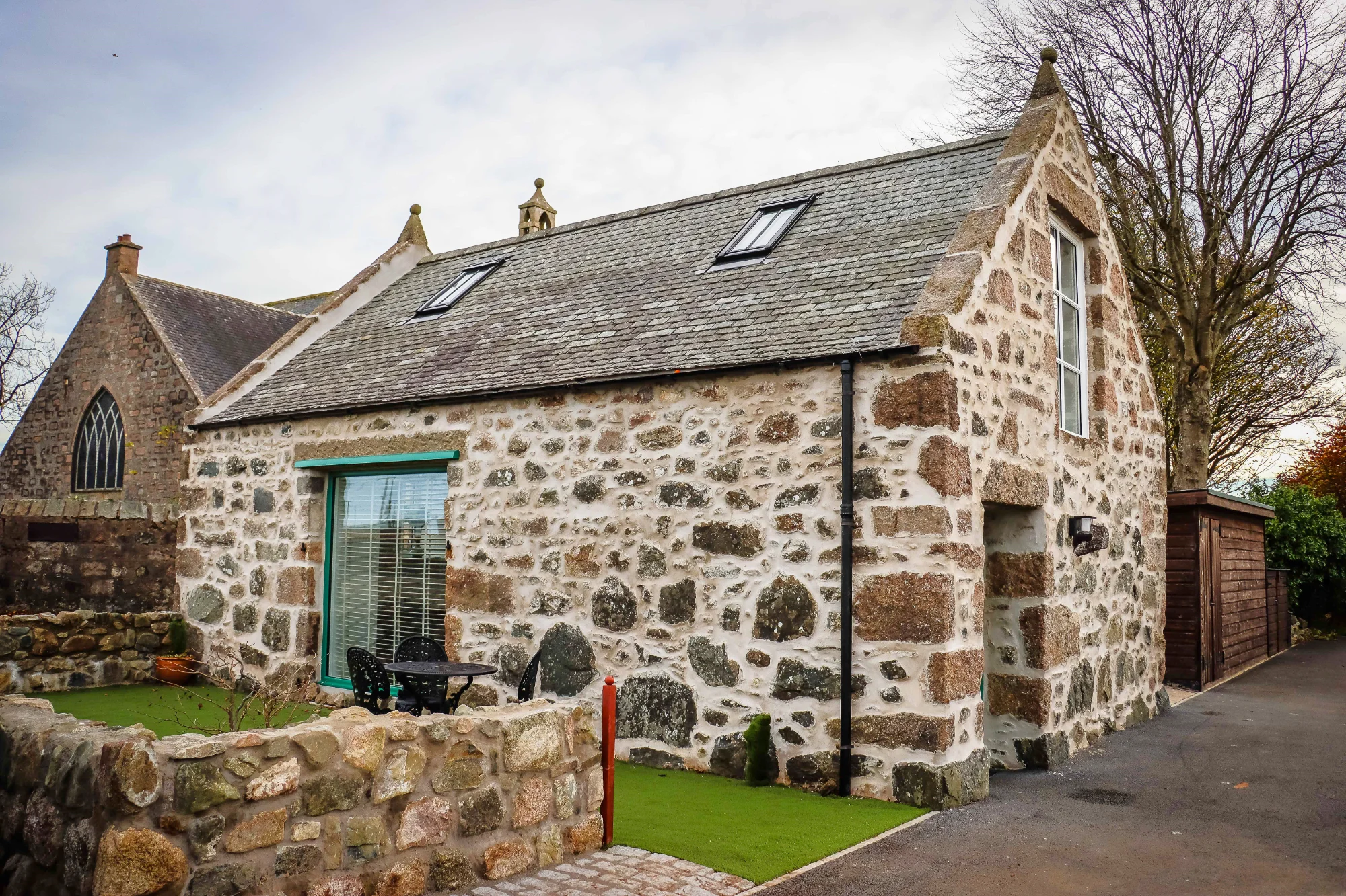 Old Stable Cottage, Holiday Let  Holiday Let Chapel of Garioch AberdeenshireOld Stable Cottage, Holiday Let  Holiday Let Chapel of Garioch Aberdeenshire-m